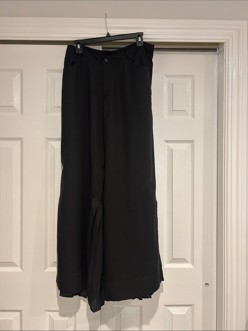 Black Wide-Leg woman’s Pants